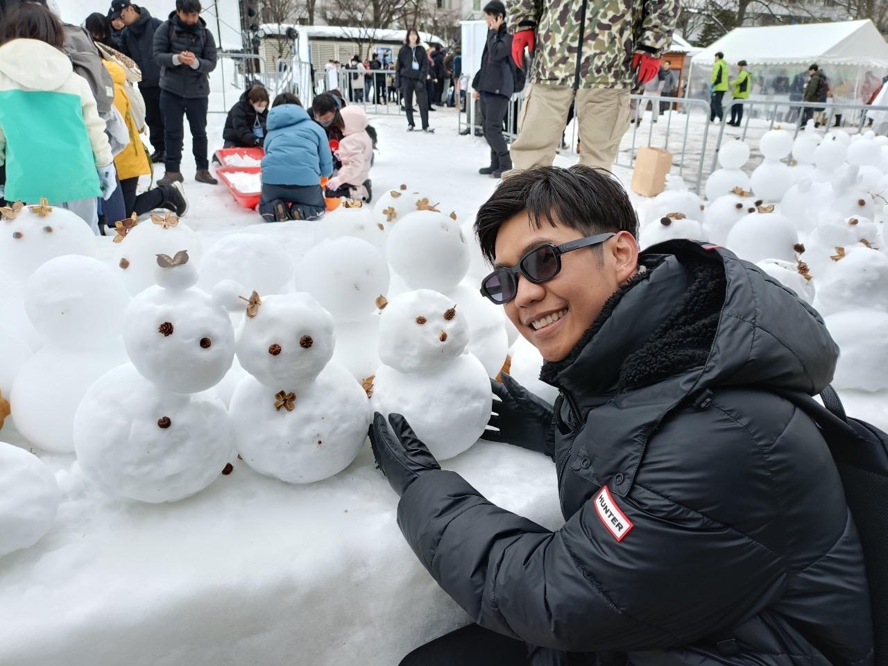 Dedy Ariwansa (31) menikmati suasana Sapporo Snow Festival, salah satu festival musim dingin paling terkenal di dunia yang digelar setiap awal Februari di Hokkaido.