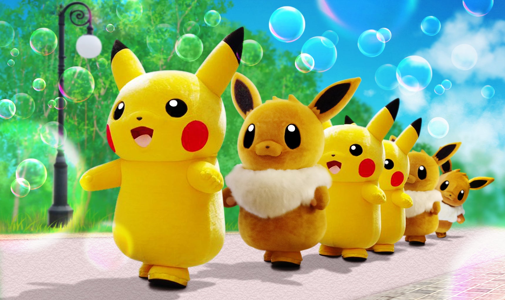 Berinteraksi dengan dunia Pokémon melalui parade yang menampilkan Pikachu dan Eevee.