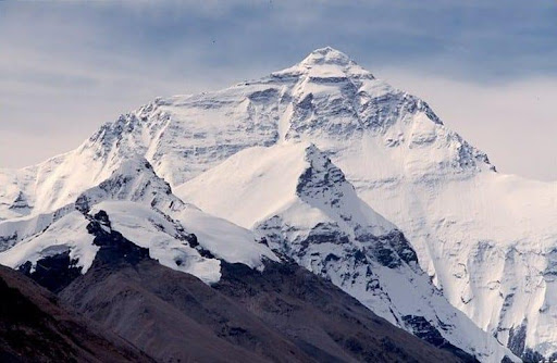 fakta tentang gunung tertinggi di Indonesia