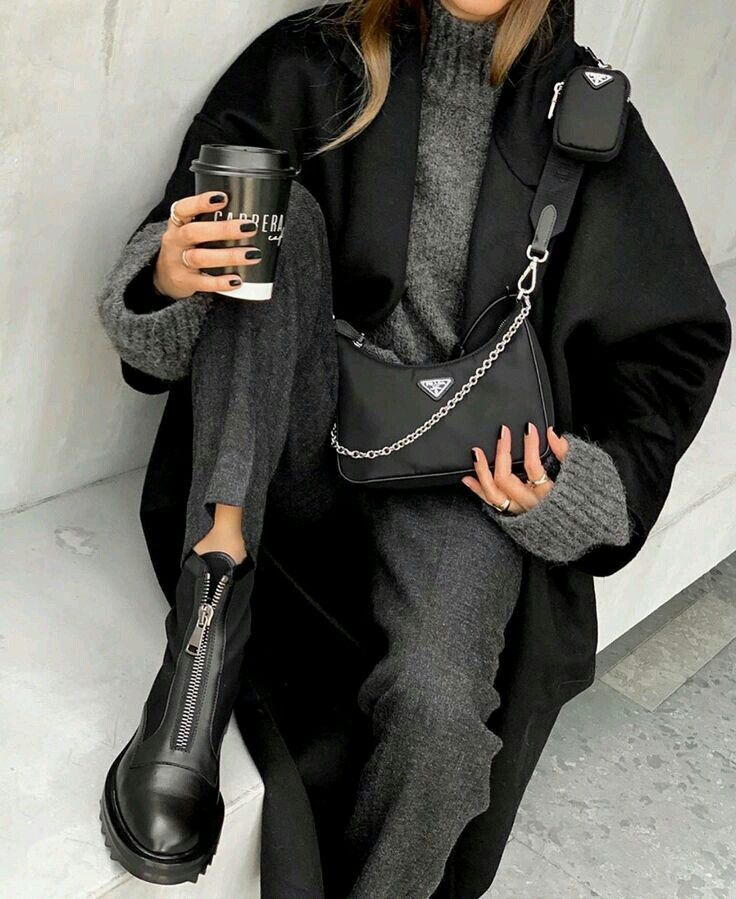 Warna yang Harus Dihindari Kulit Sawo Matang
