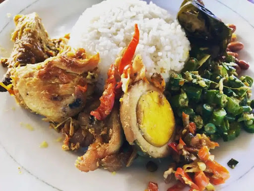 warung nasi ayam bu oki