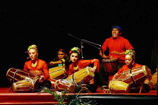 alat musik tradisional yang dipukul