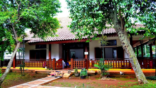 nama rumah adat betawi