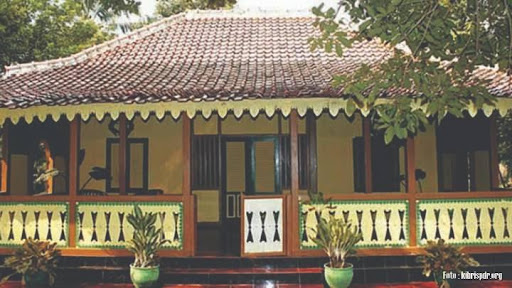 ciri khas rumah adat betawi