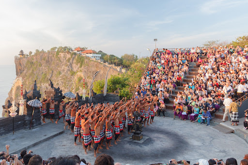 tari kecak