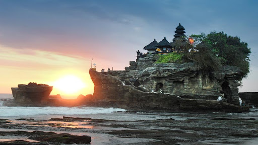 pura tanah lot