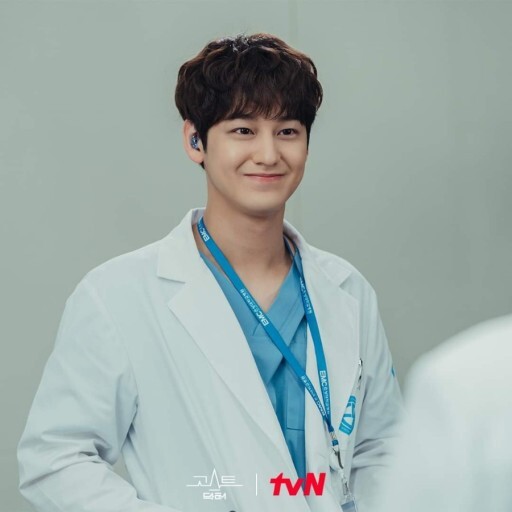 Pemain Ghost Doctor