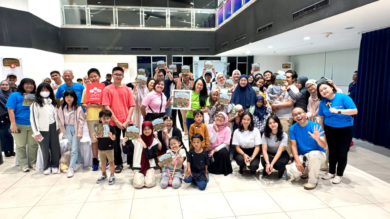 Buku Kisah dari Sungai Utik 