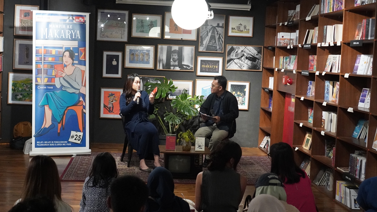 Buku Puisi Belati-belati di Punggungmu