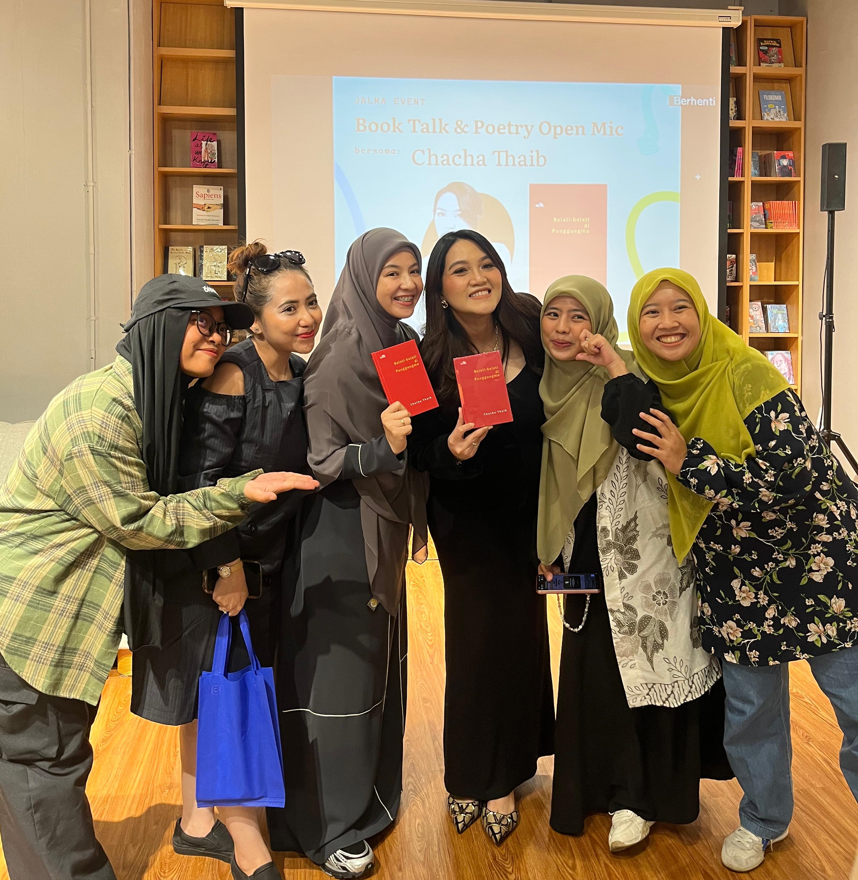 Buku Belati-belati di Punggungmu