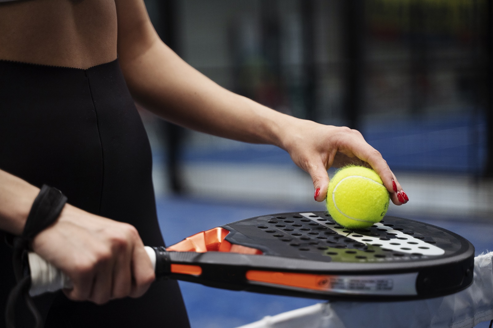 Ciri-Ciri Bola Padel yang Sudah Tidak Layak Pakai