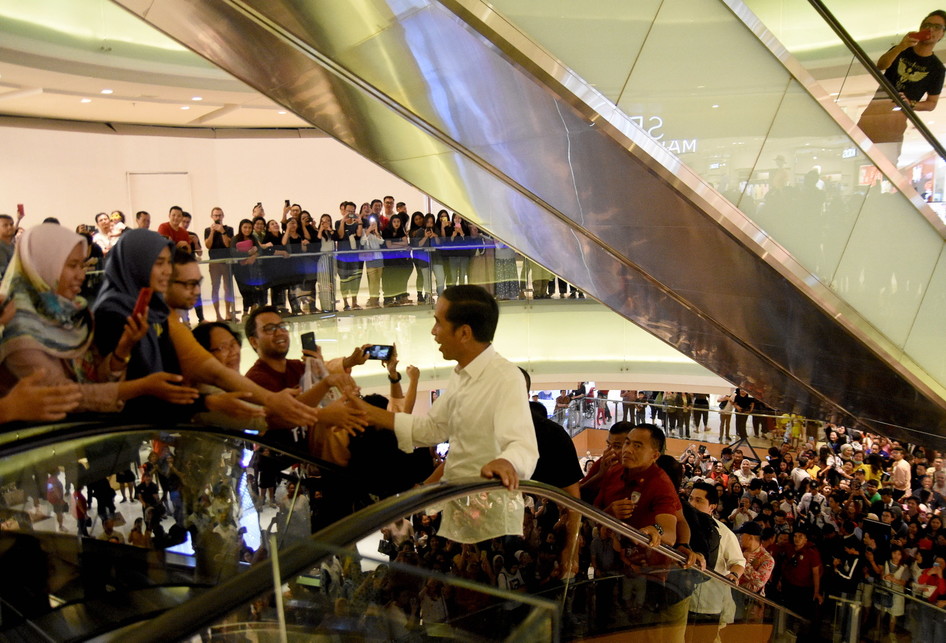 JOKOWI MAKAN SIANG DI GRAND INDONESIA 