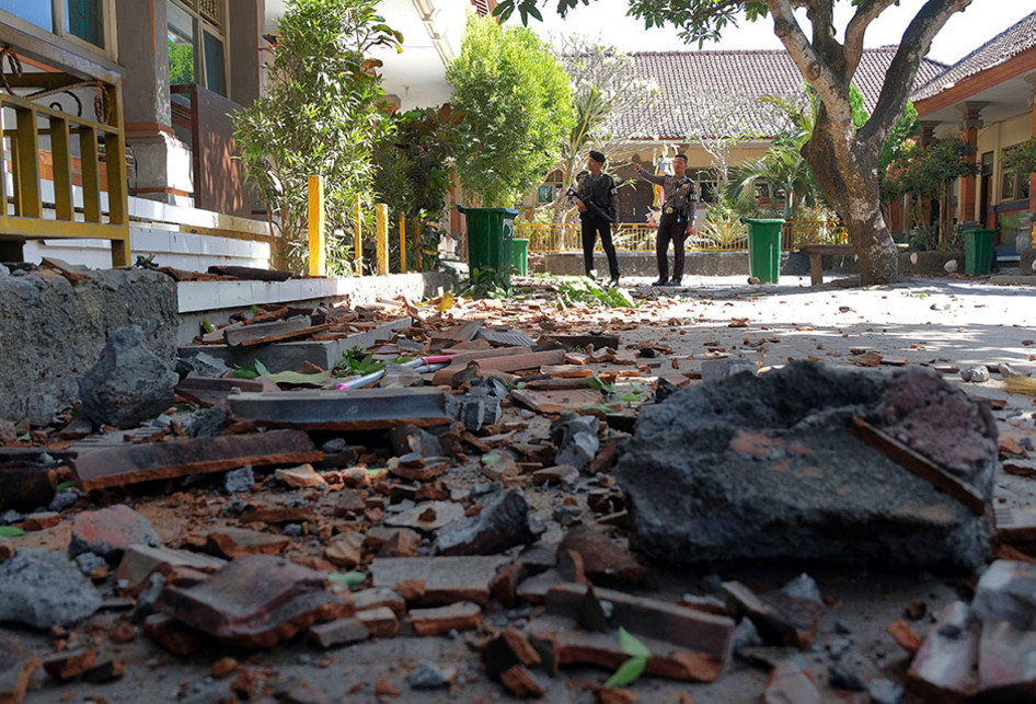 DAMPAK GEMPA BALI