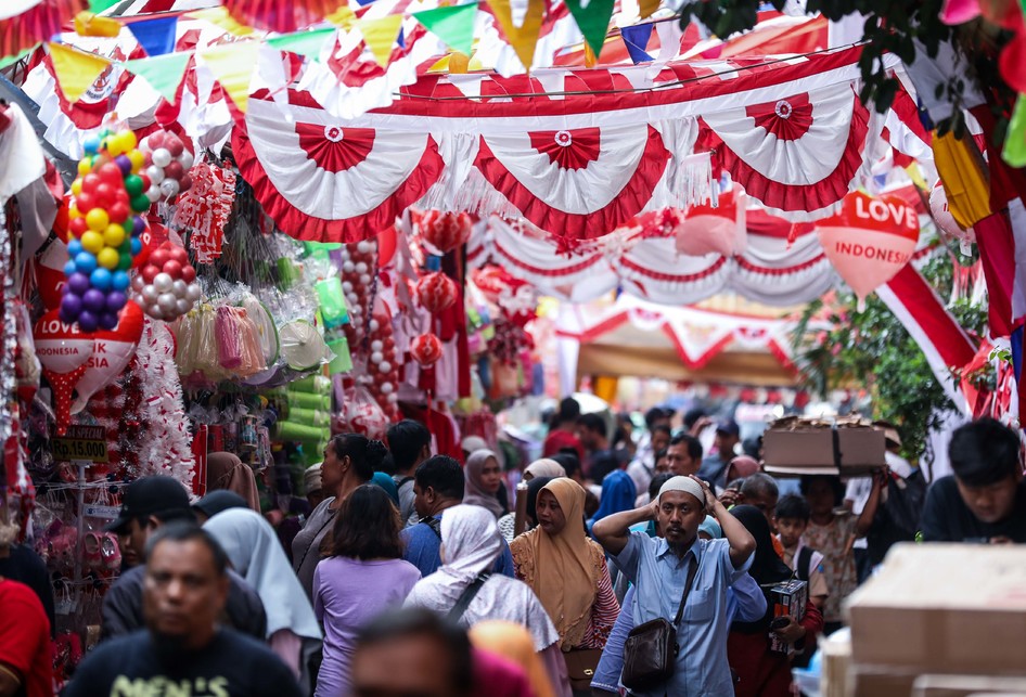 Pasar Jatinegara, Belanja Pernak-pernik Lengkap 17 Agustus