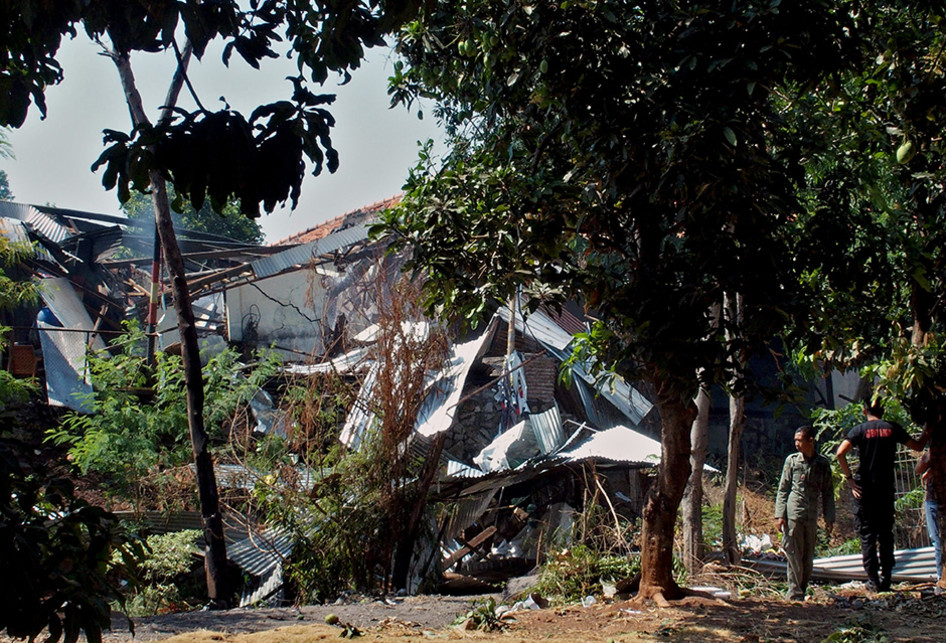 LEDAKAN GUDANG BAHAN PELEDAK BRIMOB DI SEMARANG