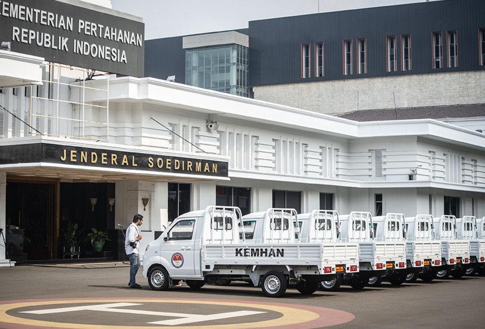 KEMENTERIAN PERTAHANAN GUNAKAN MOBIL ESEMKA