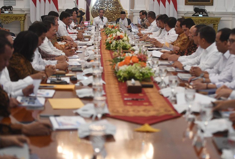 SIDANG KABINET PARIPURNA PERDANA