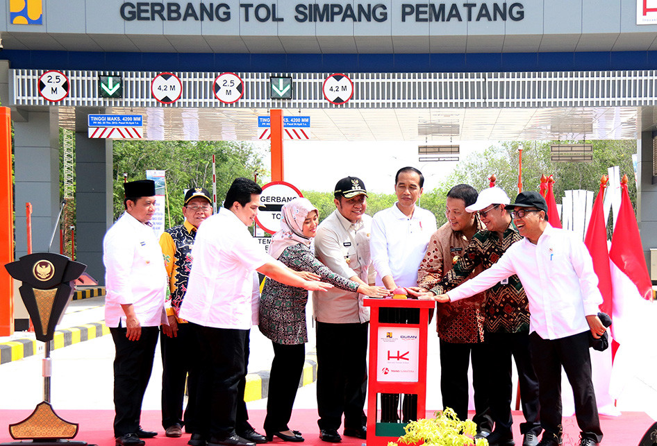 PRESIDEN RESMIKAN JALAN TOL TERPANJANG