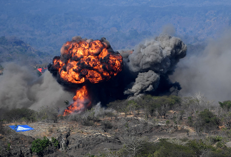 PASUKAN GABUNGAN TNI HANCURKAN AGRESOR