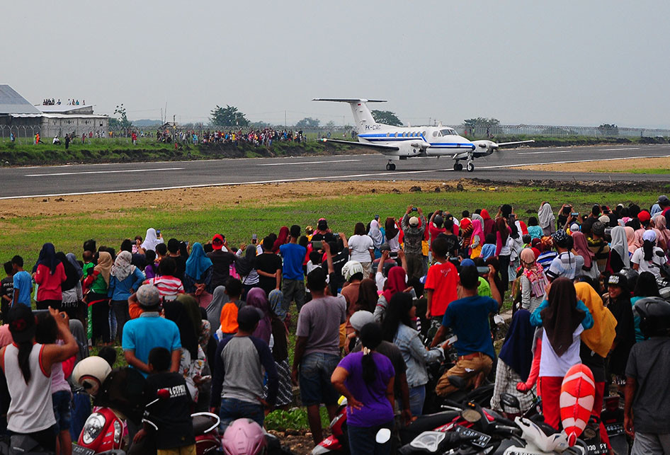 BANDARA NGLORAM BLORA KEMBALI BEROPERASI SETELAH 34 TAHUN MANGKR