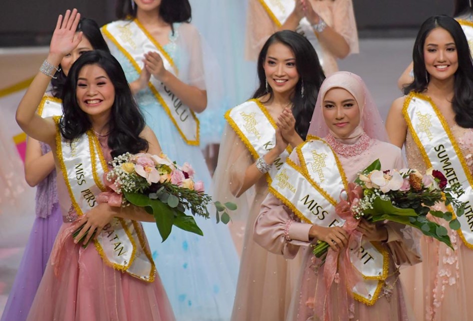 Men Korostenlik qiz bilan jinsiy aloqa qilmoqchiman Tasmali porno, ruscha porno