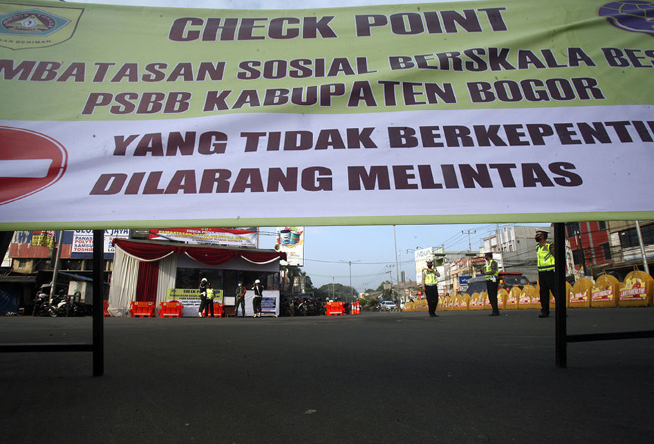 Suasana Hari Pertama Penerapan PSBB Di Bogor, Depok, Dan Bekasi