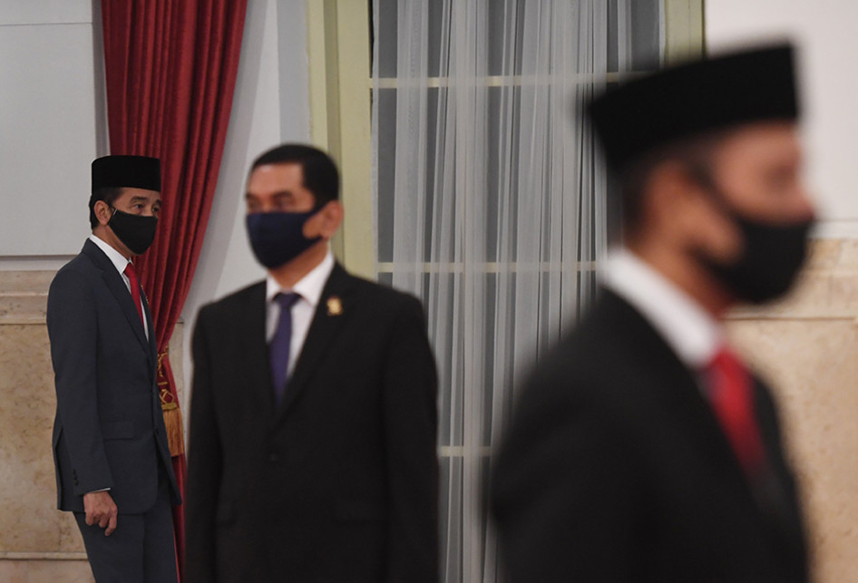 Jokowi Lantik Kepala BNPT dan PPATK