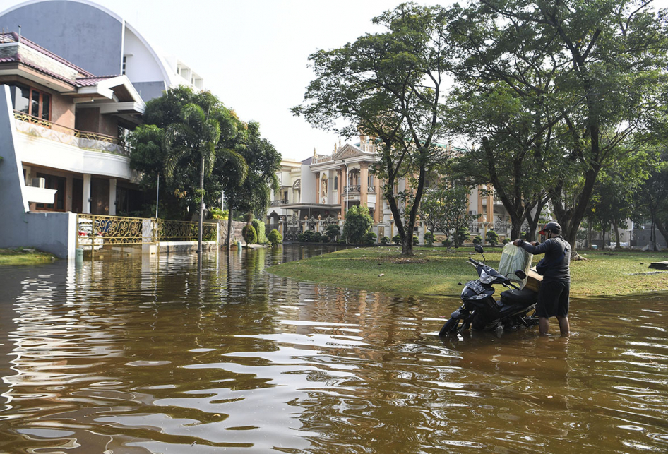 BANJIR ROB PANTAI MUTIARA