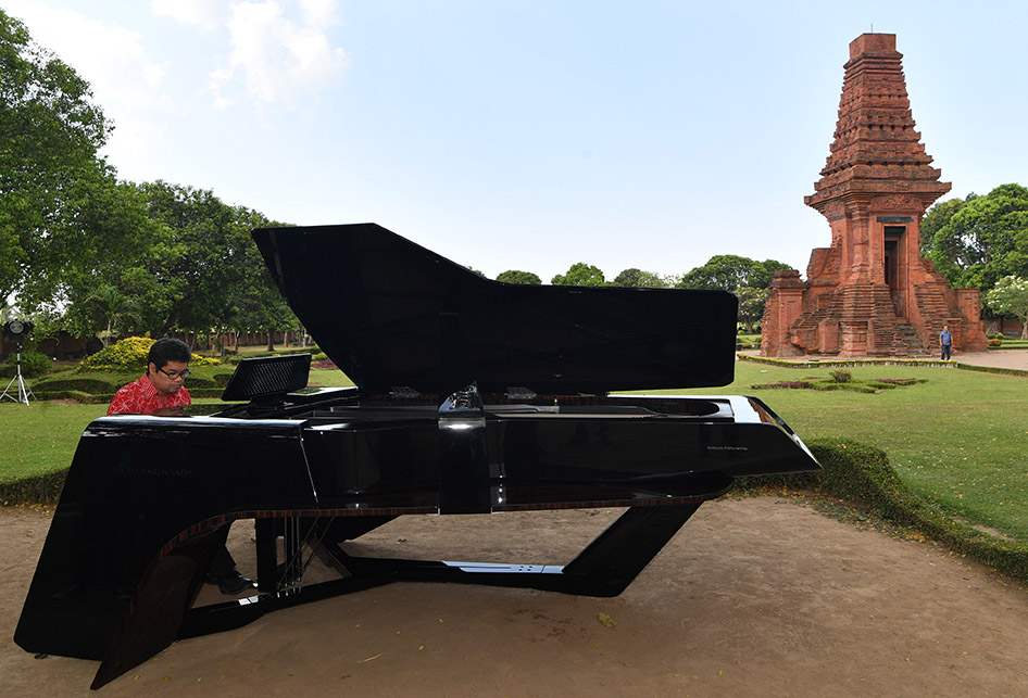 Piano Terbesar Karya Anak  Bangsa Raih Rekor Muri
