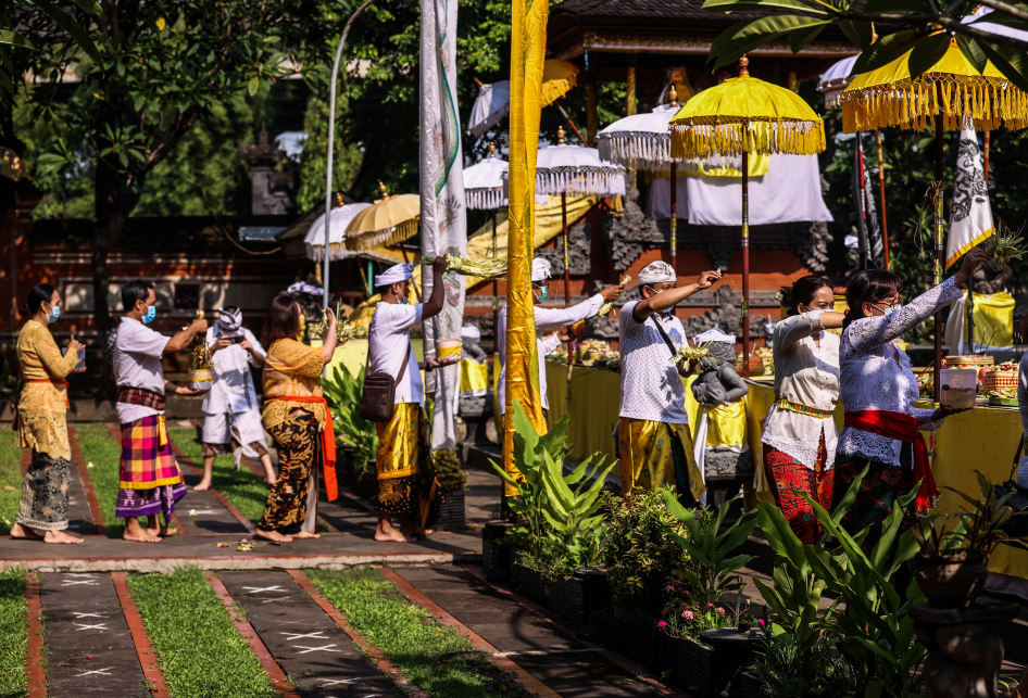 Hari Raya Galungan di Pura Aditya Jaya