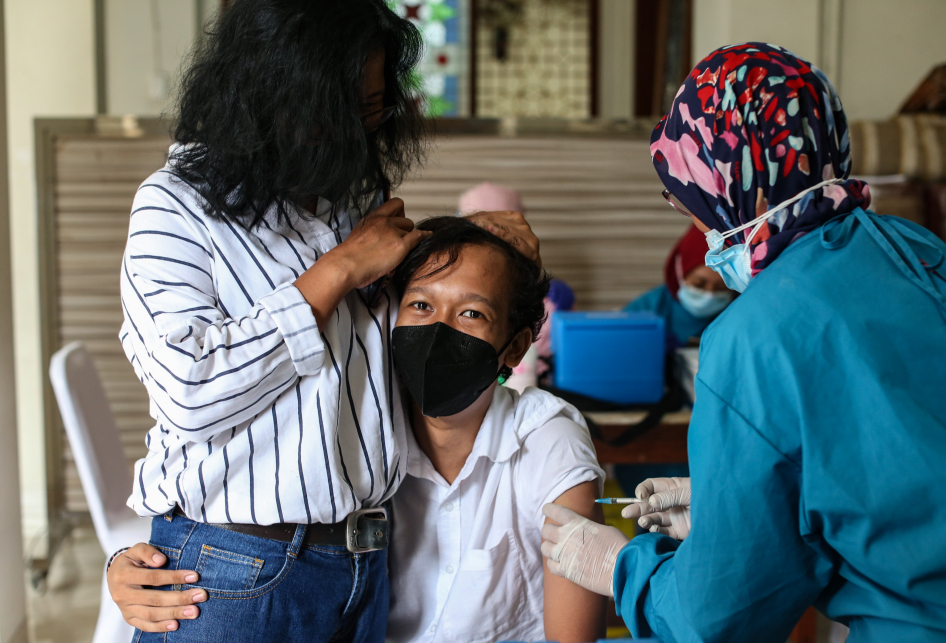 Vaksinasi Covid-19 Warga Griya Melati Bogor