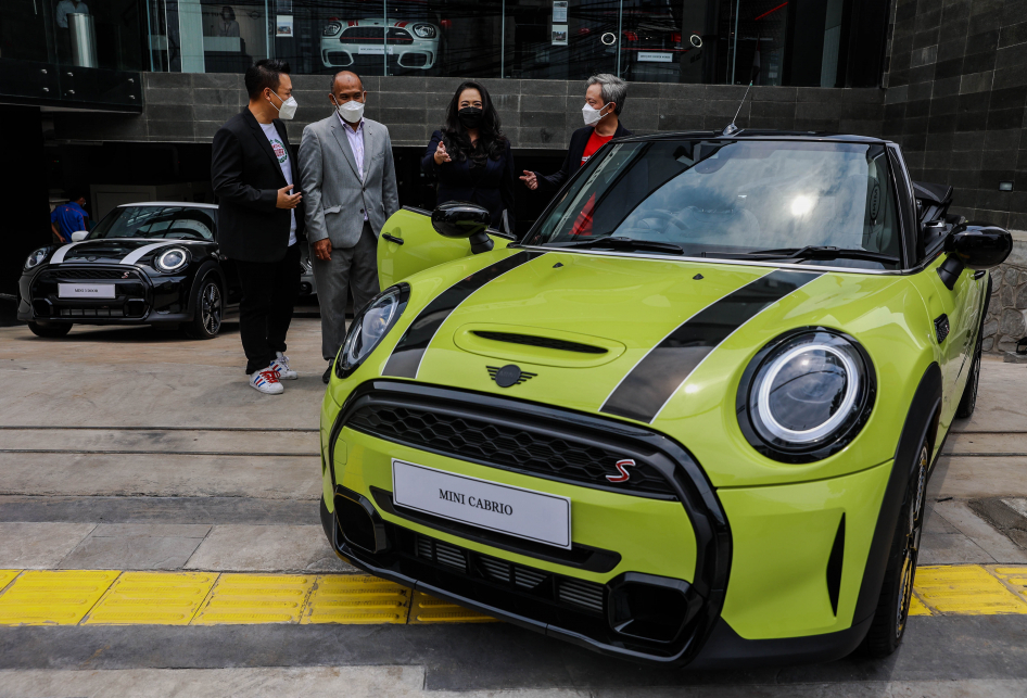 Mini Indonesia dan PT Plaza Auto Raya Resmikan Diler Plaza Mini 