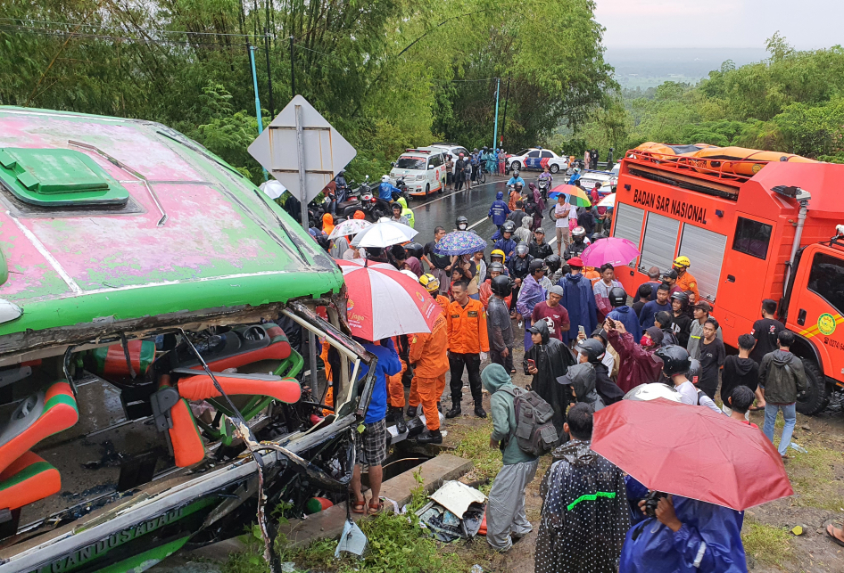 Situasi Pasca-kecelakaan Bus Di Bantul Yang Tewaskan 13 Orang