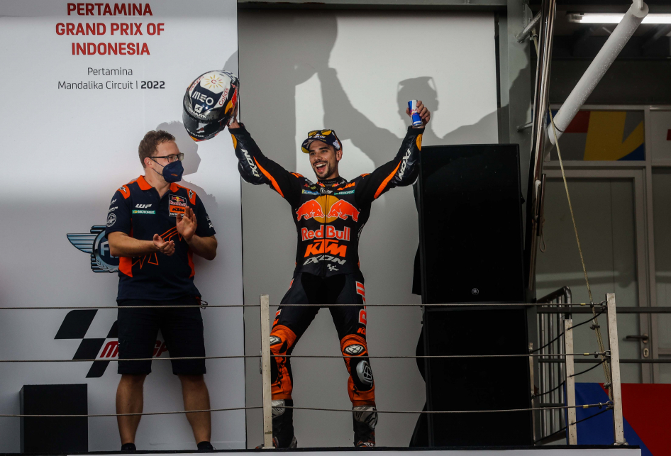 Pembalap KTM Factory Racing Miguel Oliveira Juara MotoGP Mandali