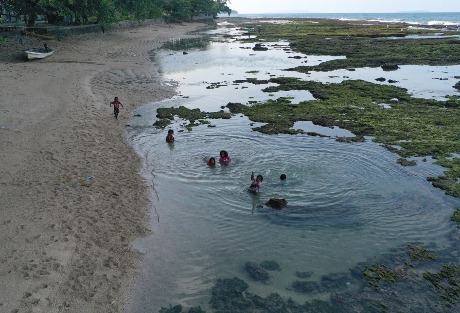 Wisata Pantai Sawar