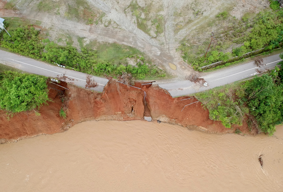 Jalan dan Jembatan Amblas di Bone Bolango