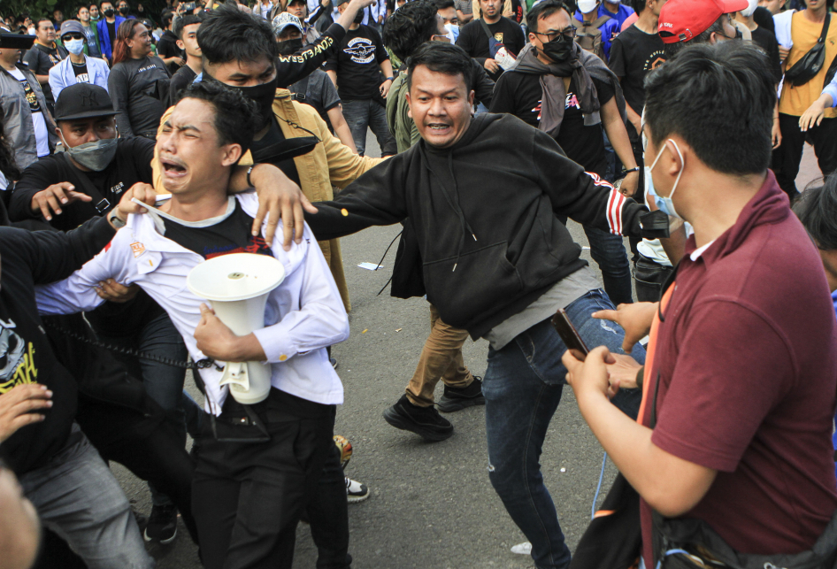 Demo Mahasiswa di Palembang Ricuh