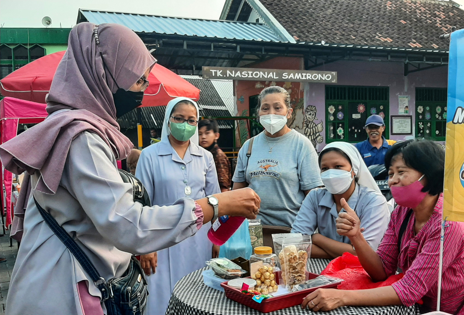 Merajut Toleransi di Pasar Ramadhan