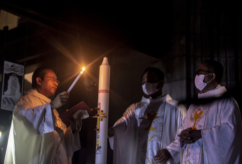 Misa Vigili Paskah di Katedral Jakarta