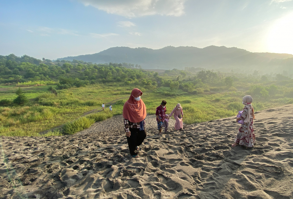 Shalat Idul Fitri di Gumuk Pasir Parangkusumo