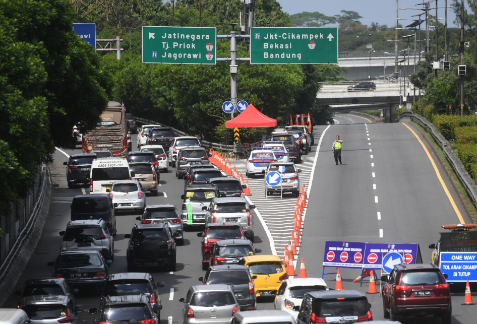 Penutupan Akses Tol Menuju Cikampek