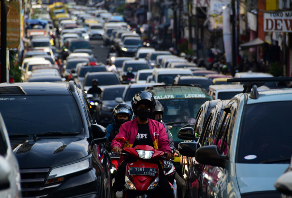 Kepadatan Kendaraan Di Jalan Sukajadi