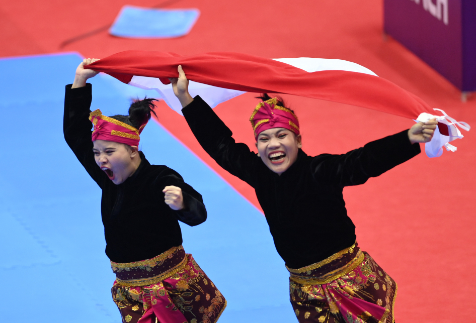 Pesilat Ganda Putri Raih Emas SEA Games