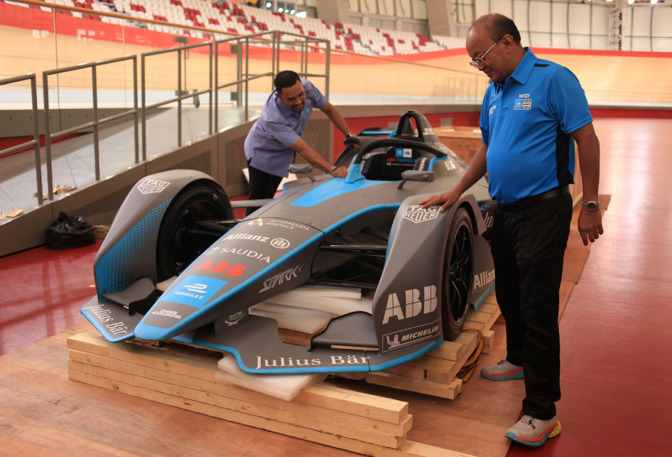 Replika Mobil Formula E