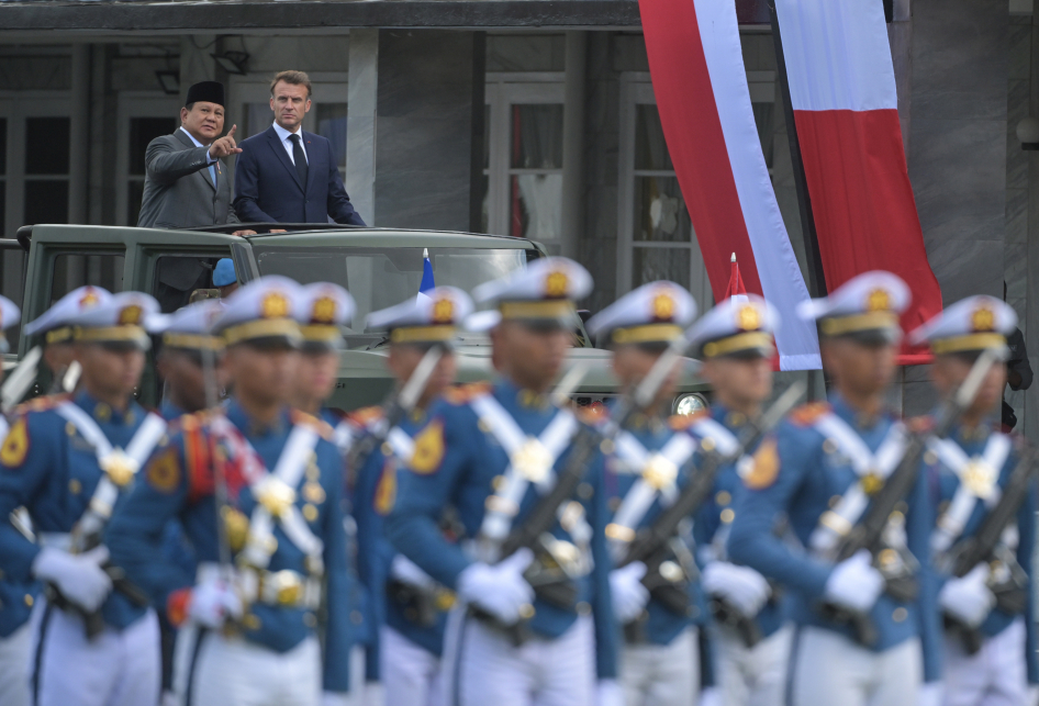 p_1748512613f4c-presiden-prabowo-dan-presiden-macron-kunjungi-akmil.jpg