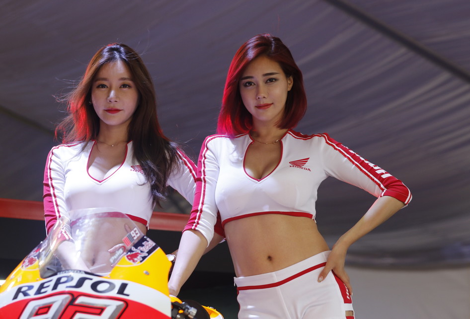 Model Cantik Ramaikan MotoGP Sepang
