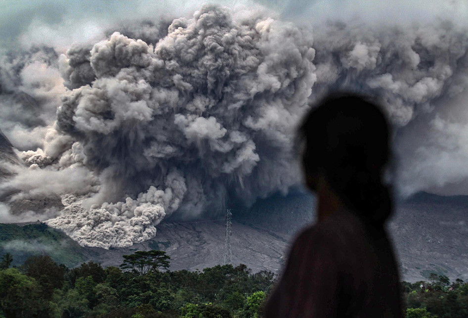 Sinabung Masih Semburkan Abu Vulkanik