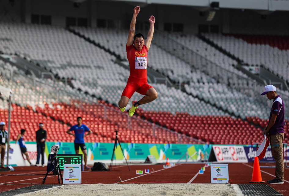 final lompat jauh putra