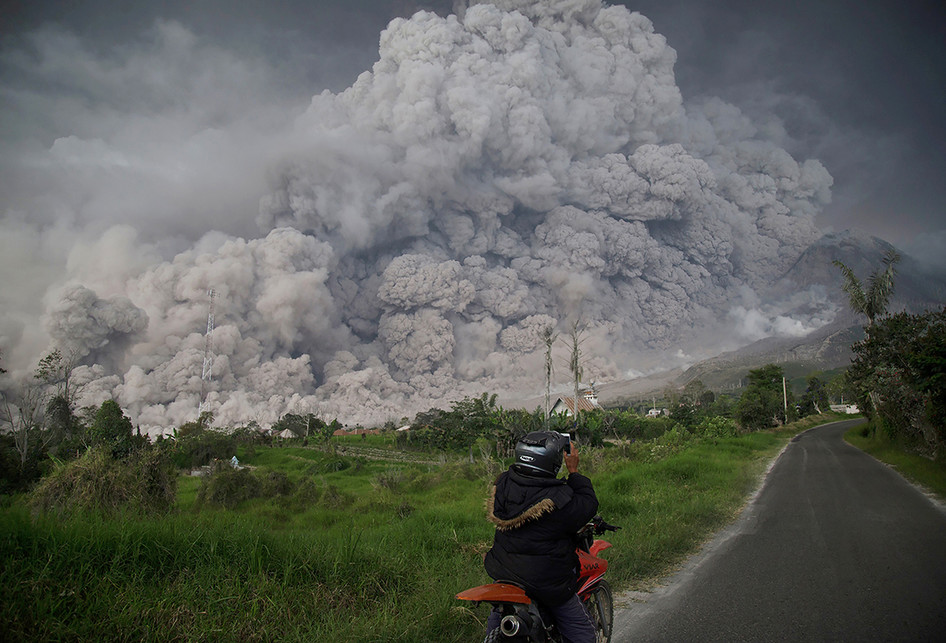 ERUPSI GUNUNG SINABUNG