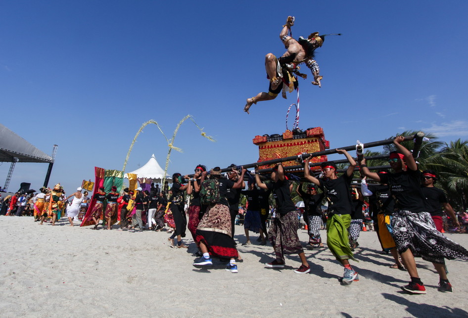 Semarak Budaya Bali Ditampilkan pada Acara Ogoh-Ogoh Festival
